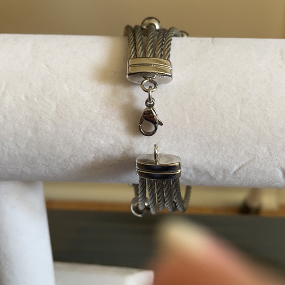 Stainless Steel 5 wire bracelet - Picture 2 of 3